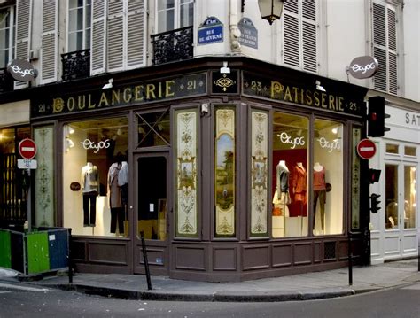 vintage shopping in paris france